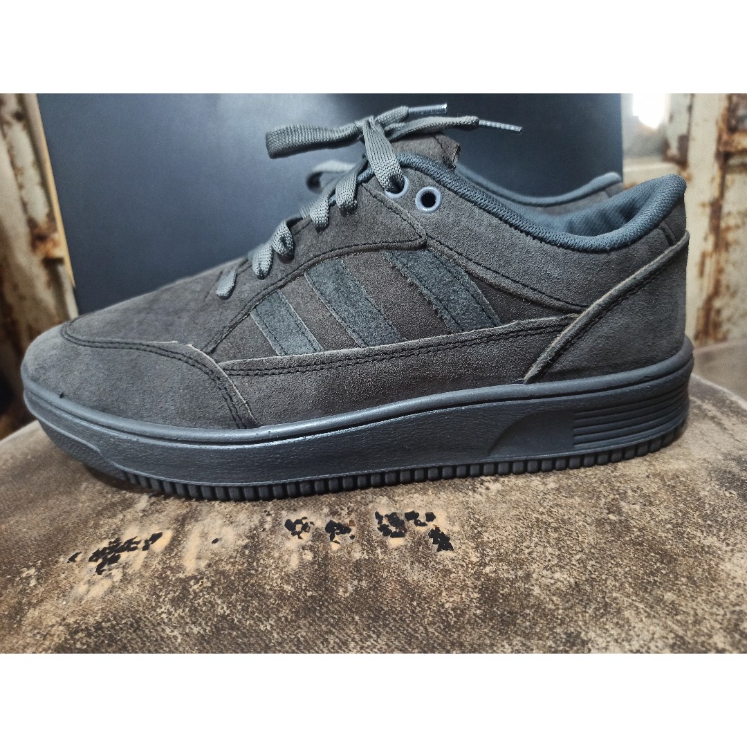 کفش کار و پیاده روی روبرتو